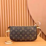 Louis Vuitton Women Pochette Accessoires Natural Cowhide Leather Trimmings Zipper Closure - immagine 3