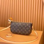 Louis Vuitton Women Pochette Accessoires Natural Cowhide Leather Trimmings Zipper Closure - immagine 4