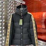 Gucci Men GG Black Jacquard Nylon Padded Coat Camel Brown Interlocking G Stripe Down Goose Feather - Imagen 2