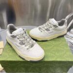 Gucci Unisex Distressed Effect Sneaker Off White Leather Interlocking G Rubber Flat – Bild 4