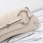 Gucci Women Horsebit Chain Medium Shoulder Bag White Quilted Leather Maxi Horsebit – Bild 9
