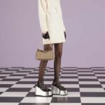 Gucci Women Ophidia Small Handbag Beige Ebony GG Supreme Canvas Double G Zip Closure - Imagen 12