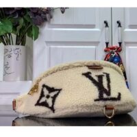 Louis Vuitton LV Unisex Bumbag Cream Brown Shearling Cowhide-Leather Textile Lining (5)