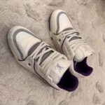 Louis Vuitton LV Unisex LV Trainer Sneaker Purple Grained Calf Leather Rubber Outsole - immagine 4