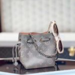 Louis Vuitton LV Unisex Pico Bella Gray Mahina Perforated Calf Leather Microfiber Lining M82731 - Imagen 6