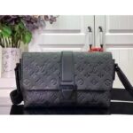 Louis Vuitton LV Unisex S-Cape Messenger Taurillon Monogram Embossed Cowhide Leather - Imagen 2