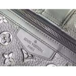 Louis Vuitton LV Unisex S-Cape Messenger Taurillon Monogram Embossed Cowhide Leather - Imagen 8