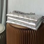 Louis Vuitton LV Women Coussin PM Handbag Silver Lambskin Cowhide Lining - Imagen 6
