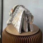 Louis Vuitton LV Women Coussin PM Handbag Silver Lambskin Cowhide Lining - Imagen 4