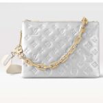Bolso Louis Vuitton LV Coussin PM para mujer, forro de piel de cordero plateada, cierre de cremallera