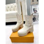 Louis Vuitton LV Women Laureate Platform Desert Boot Beige Calf Leather Treaded Rubber Outsole - immagine 3