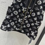 Louis Vuitton LV Men Sleeveless Hooded Monogram Teddy Jacket Acrylic Wool Black White – Bild 6