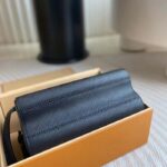 Louis Vuitton LV Women Twist MM Black Epi Grained Smooth Cowhide Leather - Image 6