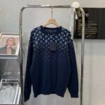 Louis Vuitton Men Gradient Cotton Crewneck Regular Fit Monogram Gradient Volcanic Ash Cotton – Bild 3