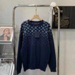 Louis Vuitton Men Gradient Cotton Crewneck Regular Fit Monogram Gradient Volcanic Ash Cotton – Bild 2