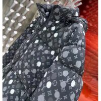 Louis Vuitton Men LV x YK Monogram Painted Dots Down Blouson Regenerated Nylon Grey Oversize Fit (11)