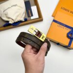 Louis Vuitton Unisex LV Duo 18MM Reversible Belt Monogram Canvas Recto Side Brown Leather Verso - Image 6