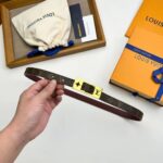 Louis Vuitton Unisex LV Duo 18MM Reversible Belt Monogram Canvas Recto Side Brown Leather Verso - Image 3