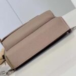 Louis Vuitton Unisex LV Pilot Slingbag Sable Beige Cowhide Leather Textile Lining - Bild 6