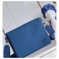 Louis Vuitton Unisex LV Takeoff Messenger Atlantic Blue Cowhide Leather Textile Lining (10)