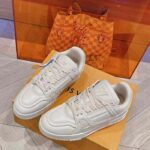 Louis Vuitton Unisex LV Trainer Sneaker Beige Calf Leather Rubber Outsole Monogram Flower - immagine 5