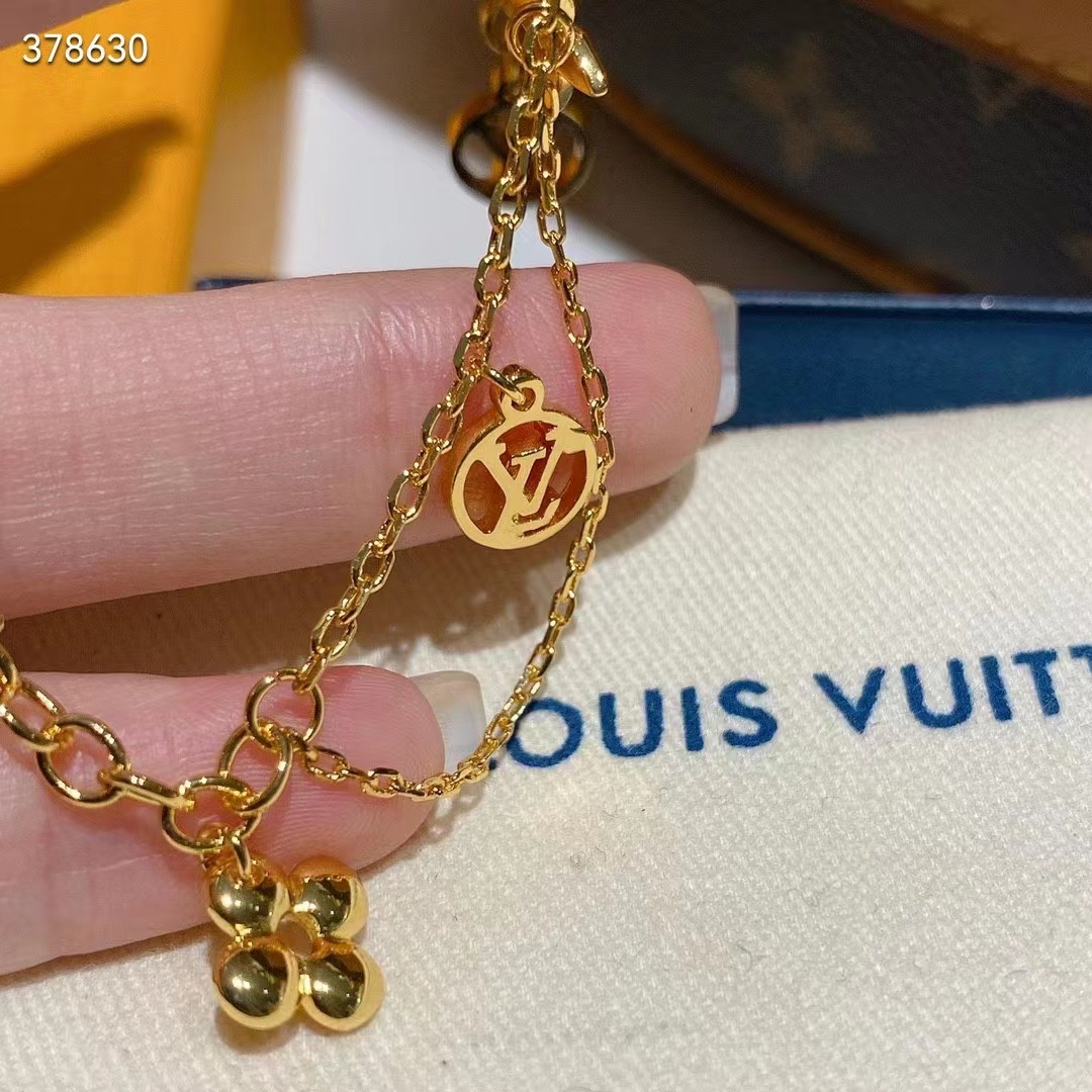 Louis Vuitton Women LV Blooming Supple Necklace Brass Monogram Flowers LV Circle (1)