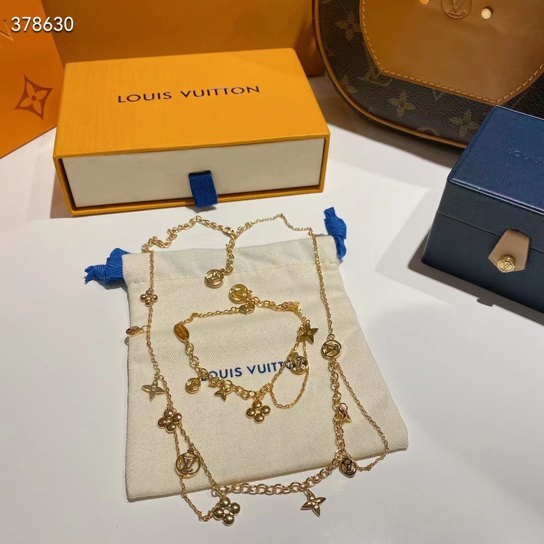 Louis Vuitton Women LV Blooming Supple Necklace Brass Monogram Flowers LV Circle (8)