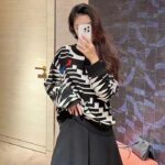 Louis Vuitton Women LV SKI Wool Pullover Regular Fit Fir Tree Jacquard Signature All Over - immagine 14