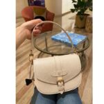 Louis Vuitton Women LV Saumur BB Quartz Epi Grained Cowhide Leather - Imagen 7