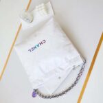 Chanel Women CC Chanel 22 Small Handbag Shiny Calfskin Rainbow Metal White - immagine 3