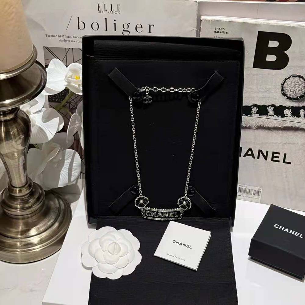 Chanel Women Choker in Metal and Glass Pearls-Black (2)