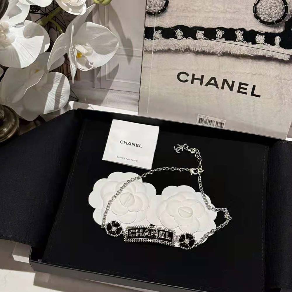 Chanel Women Choker in Metal and Glass Pearls-Black (4)