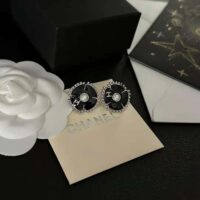 Chanel Women Clip-on Stud Earrings in Metal and Glass Pearls (1)