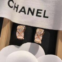 Chanel Women Coco Crush Earrings in 18K Beige Gold (1)