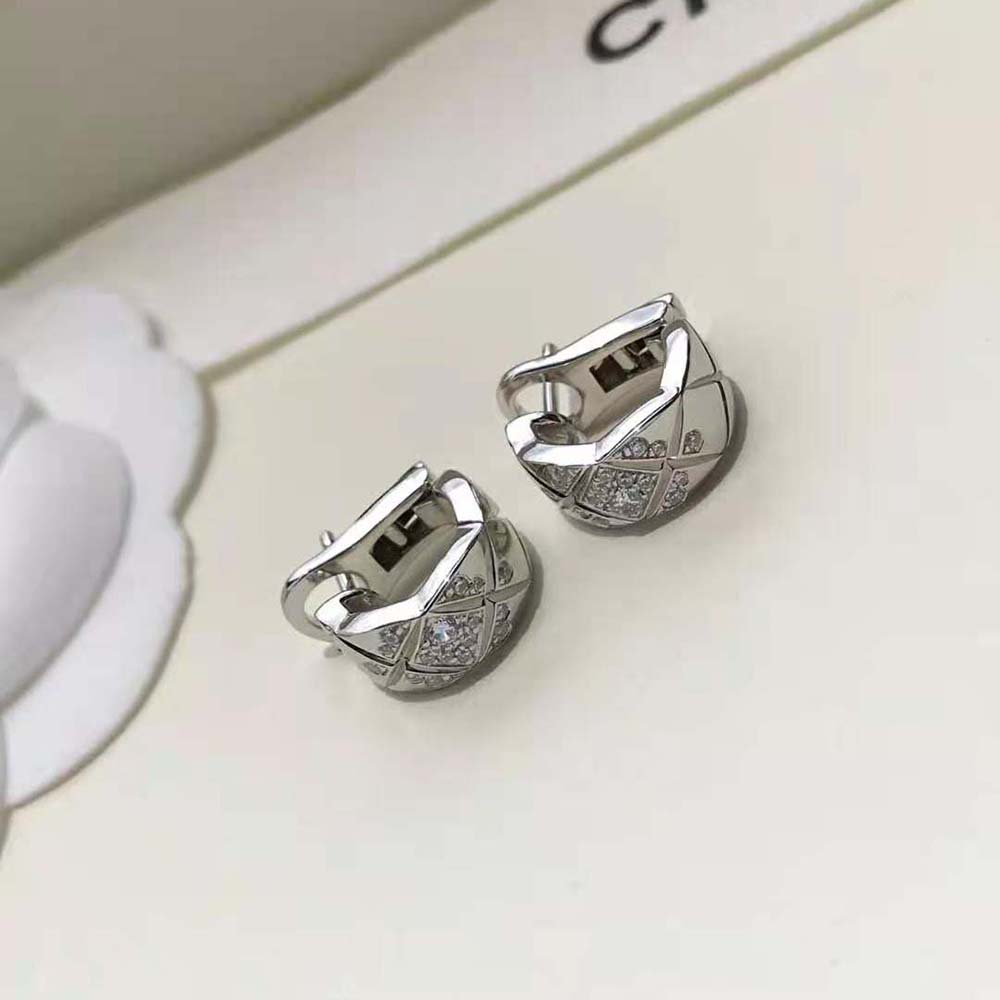 Chanel Women Coco Crush Earrings in 18K White Gold (2)