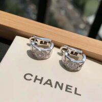 Chanel Women Coco Crush Earrings in 18K White Gold (1)