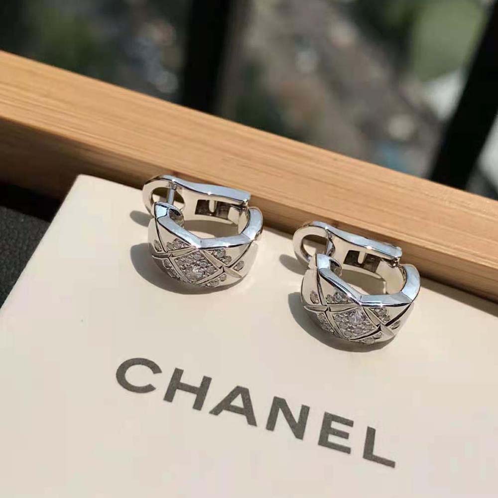 Chanel Women Coco Crush Earrings in 18K White Gold (3)