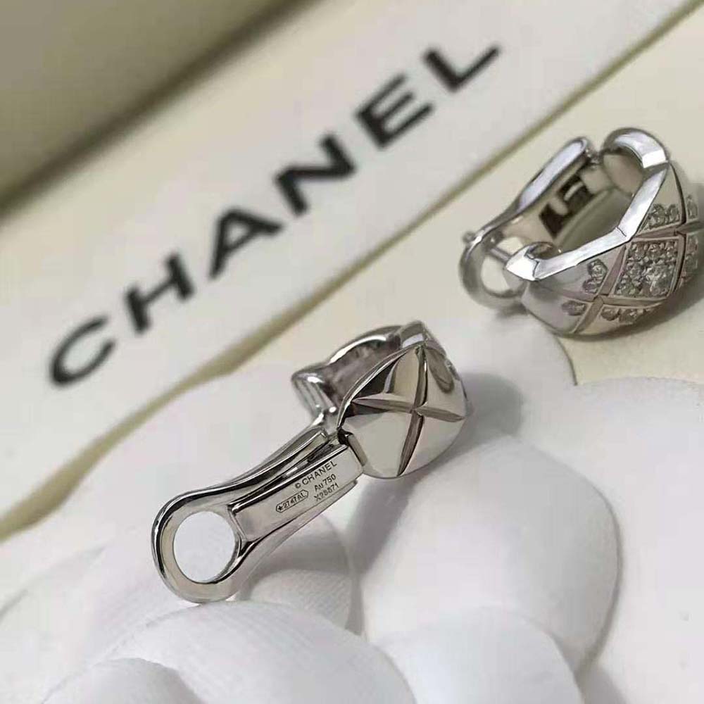 Chanel Women Coco Crush Earrings in 18K White Gold (4)