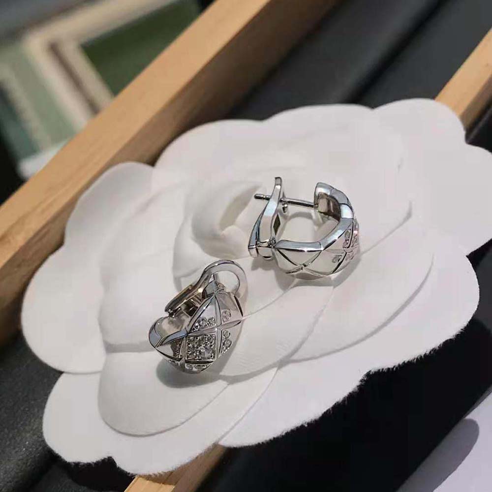 Chanel Women Coco Crush Earrings in 18K White Gold (6)