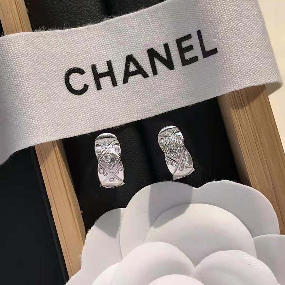 Chanel Women Coco Crush Earrings in 18K White Gold (7)
