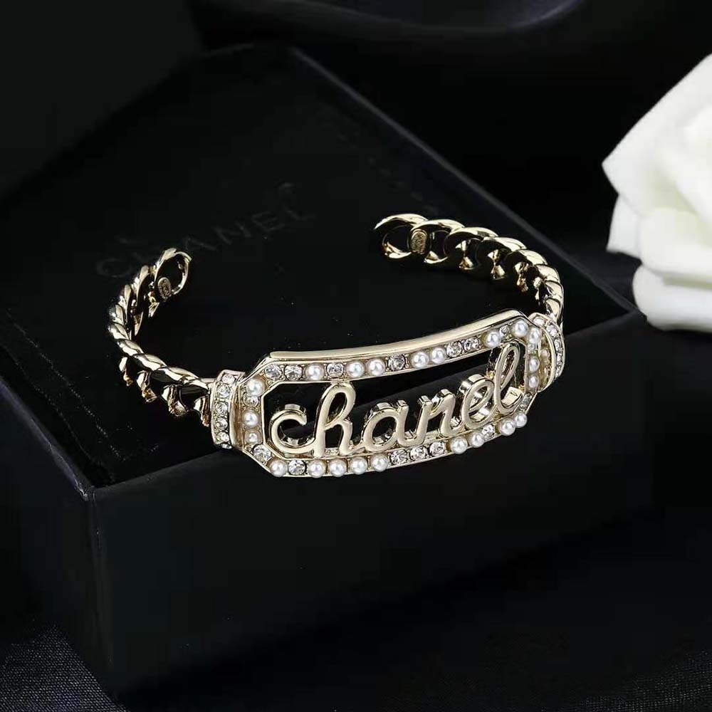 Chanel Women Cuff in Metal Glass Pearls and Strass (6)