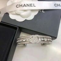 Chanel Women Cuff in Metal & Strass (1)