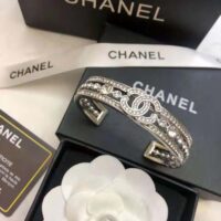 Chanel Women Cuff in Metal & Strass (1)