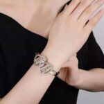 Chanel Women Cuff in Metal and Strass – Bild 10