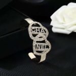 Chanel Women Cuff in Metal and Strass – Bild 7