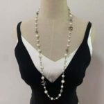 Chanel Women Long Necklace in Metal Glass Pearls and Strass - Imagen 10