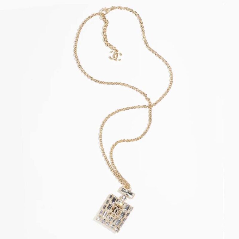 Collana lunga con ciondolo Chanel da donna in metallo e strass