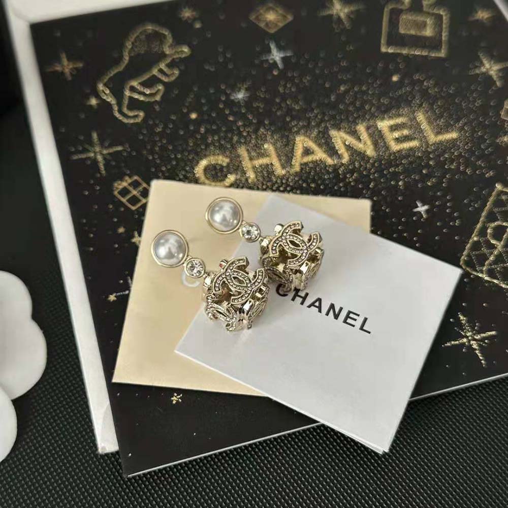 Chanel Women Pendant Earrings Metal Glass Pearls and Strass (2)