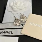 Chanel Women Pendant Earrings in Metal and Strass - Bild 6