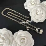 Chanel Women Pendant Necklace in Metal and Strass – Bild 3
